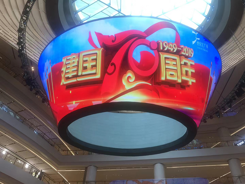 公司花20萬(wàn)裝修的會(huì)議室，竟被客戶(hù)吐槽‘像網(wǎng)吧’？高級(jí)感會(huì)議室的屏幕選擇秘訣”