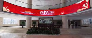 為了避免光污染影響周邊居民，戶外LED顯示屏亮度該如何科學(xué)控制？